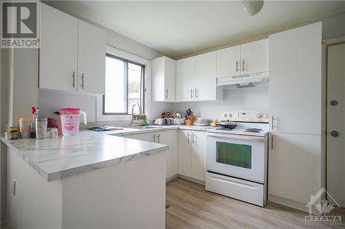 329 Levis Avenue, Ottawa, ON - Indoor Photo Showing Kitchen