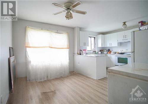 329 Levis Avenue, Ottawa, ON - Indoor Photo Showing Kitchen