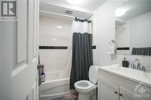 329 Levis Avenue, Ottawa, ON - Indoor Photo Showing Bathroom