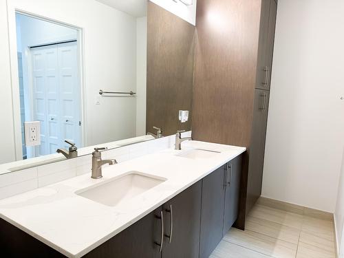 2304 - 410 5Th Avenue, Golden, BC - Indoor Photo Showing Bathroom