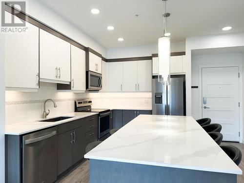 410 5Th Avenue Unit# 2304, Golden, BC - Indoor Photo Showing Kitchen With Stainless Steel Kitchen With Upgraded Kitchen