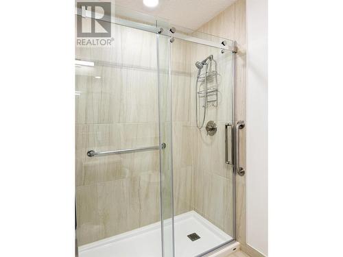 410 5Th Avenue Unit# 2304, Golden, BC - Indoor Photo Showing Bathroom