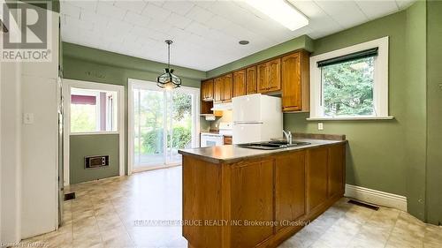 68 2Nd Street, Arran-Elderslie, ON - Indoor Photo Showing Kitchen