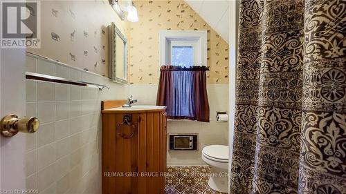 68 2Nd Street, Arran-Elderslie, ON - Indoor Photo Showing Bathroom