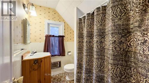 68 2Nd Street, Arran-Elderslie, ON - Indoor Photo Showing Bathroom