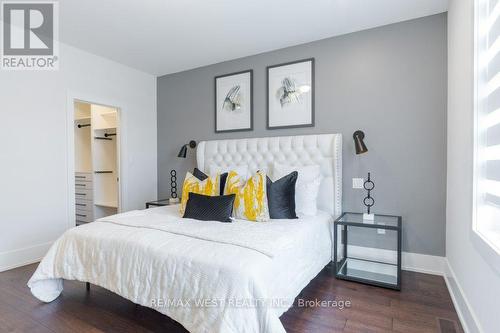 715 Ebony Avenue, Mississauga, ON - Indoor Photo Showing Bedroom