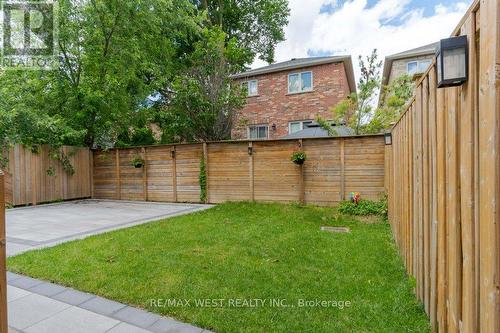 715 Ebony Avenue, Mississauga, ON - Outdoor