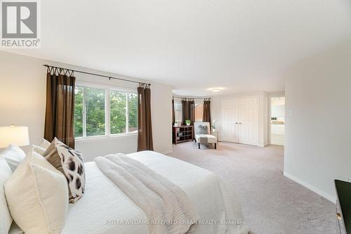 2710 Quails Run, Mississauga, ON - Indoor Photo Showing Bedroom