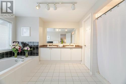 2710 Quails Run, Mississauga, ON - Indoor Photo Showing Bathroom