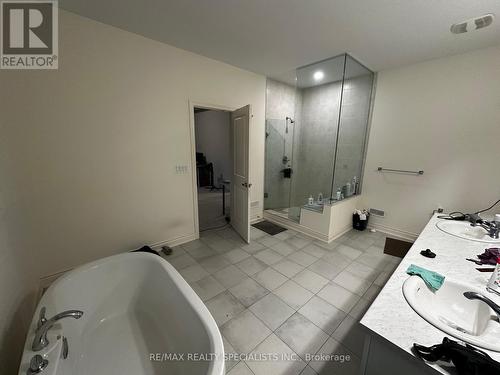 Upper - 74 Clockwork Drive, Brampton, ON - Indoor Photo Showing Bathroom