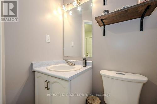 59 Julia Crescent, Kitchener, ON - Indoor Photo Showing Bathroom