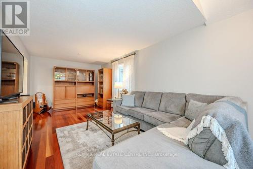 59 Julia Crescent, Kitchener, ON - Indoor Photo Showing Living Room