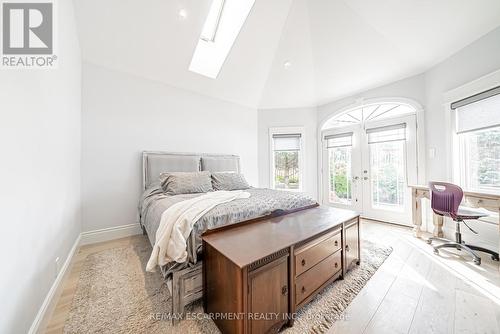 70 Oak Avenue, Hamilton, ON - Indoor Photo Showing Bedroom