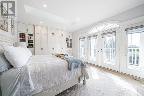 70 Oak Avenue, Hamilton, ON - Indoor Photo Showing Bedroom