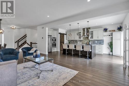 937 Lennon Way, London, ON - Indoor Photo Showing Living Room