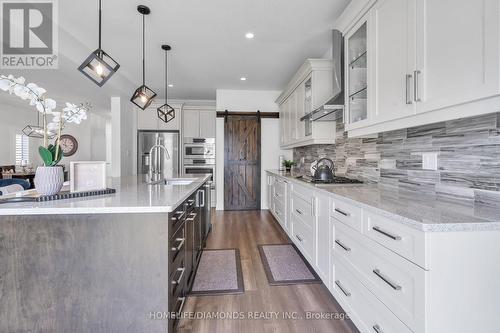 937 Lennon Way, London, ON - Indoor Photo Showing Kitchen With Upgraded Kitchen