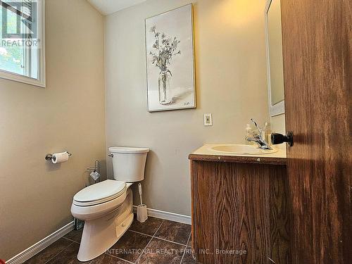 11 Pacific Street, Quinte West, ON - Indoor Photo Showing Bathroom