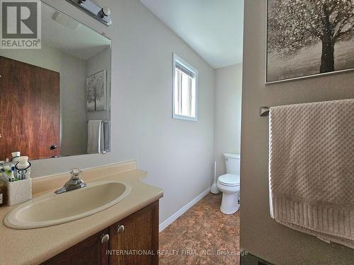 11 Pacific Street, Quinte West, ON - Indoor Photo Showing Bathroom