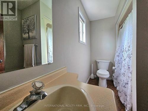 11 Pacific Street, Quinte West, ON - Indoor Photo Showing Bathroom