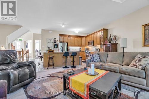 24 - 254 Summerfield Drive, Guelph (Pine Ridge), ON - Indoor Photo Showing Living Room