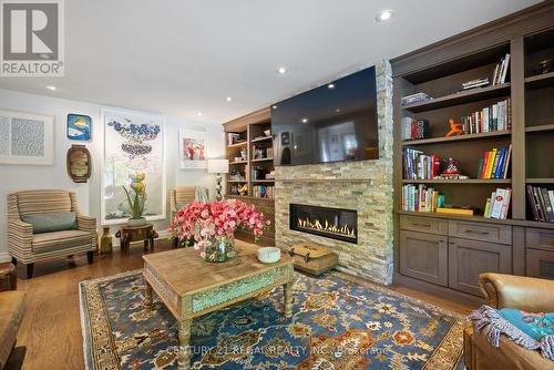 1071 Rockcliffe Court, Oakville, ON - Indoor Photo Showing Living Room With Fireplace
