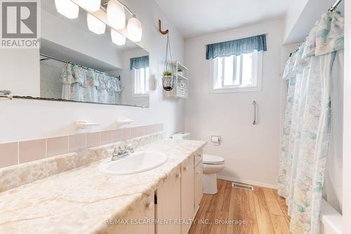 2358 Arnold Crescent, Burlington, ON - Indoor Photo Showing Bathroom