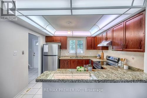 104 - 5910 Greensboro Drive, Mississauga, ON - Indoor Photo Showing Kitchen