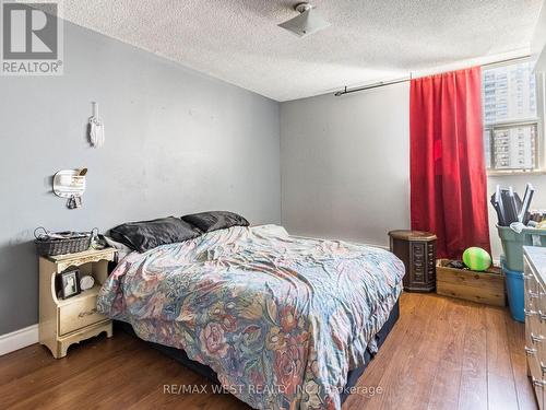 816 - 370 Dixon Road, Toronto, ON - Indoor Photo Showing Bedroom