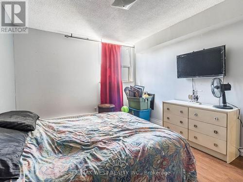 816 - 370 Dixon Road, Toronto, ON - Indoor Photo Showing Bedroom