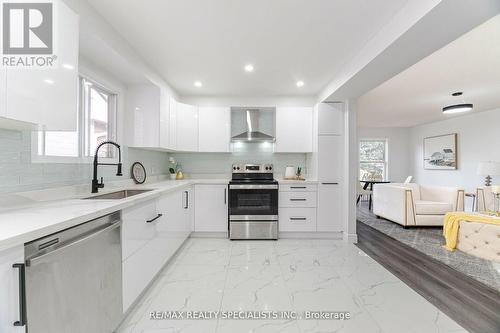 37 Ladin Drive, Brampton, ON - Indoor Photo Showing Kitchen With Upgraded Kitchen