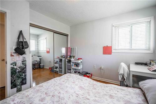 4 Warkdale Drive, St. Catharines, ON - Indoor Photo Showing Bedroom