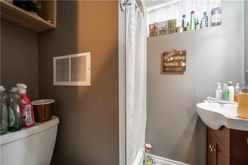 4 Warkdale Drive, St. Catharines, ON - Indoor Photo Showing Bathroom