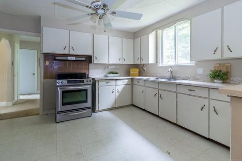 4 Wesite Avenue, Flamborough, ON - Indoor Photo Showing Kitchen With Double Sink