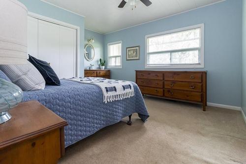 4 Wesite Avenue, Flamborough, ON - Indoor Photo Showing Bedroom