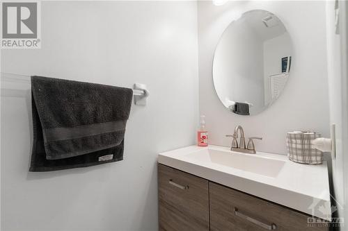 1022 Unicorn Avenue, Ottawa, ON - Indoor Photo Showing Bathroom