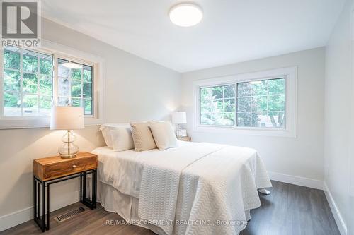 358 Arden Crescent, Burlington (Shoreacres), ON - Indoor Photo Showing Bedroom