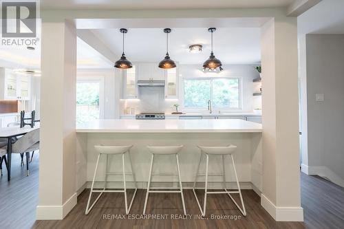 358 Arden Crescent, Burlington, ON - Indoor Photo Showing Kitchen With Upgraded Kitchen