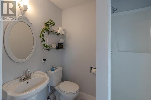 3218 West Bench Drive, Penticton, BC - Indoor Photo Showing Bathroom