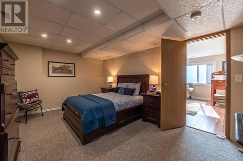 3218 West Bench Drive, Penticton, BC - Indoor Photo Showing Bedroom