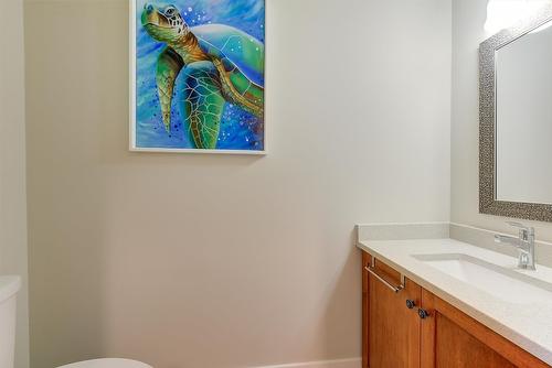 4858 Carmel Crescent, Kelowna, BC - Indoor Photo Showing Bathroom