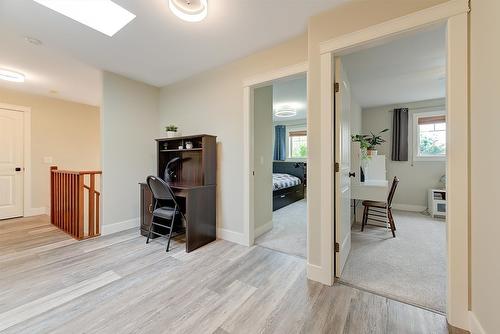 4858 Carmel Crescent, Kelowna, BC - Indoor Photo Showing Other Room