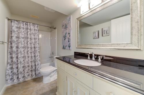 4858 Carmel Crescent, Kelowna, BC - Indoor Photo Showing Bathroom
