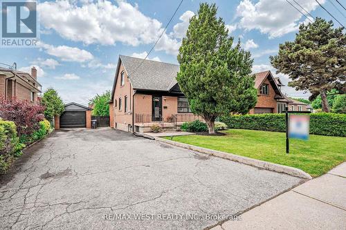 114 Lexfield Avenue, Toronto (Downsview-Roding-Cfb), ON - Outdoor