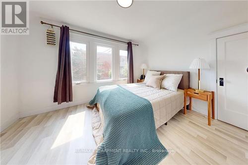 196 Walnut Street S, Hamilton, ON - Indoor Photo Showing Bedroom