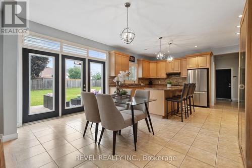 7847 Cathedral Drive, Niagara Falls, ON - Indoor Photo Showing Dining Room