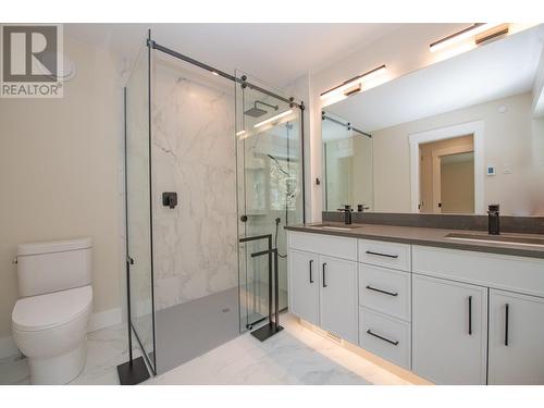 9993 Cathedral Drive, Vernon, BC - Indoor Photo Showing Bathroom