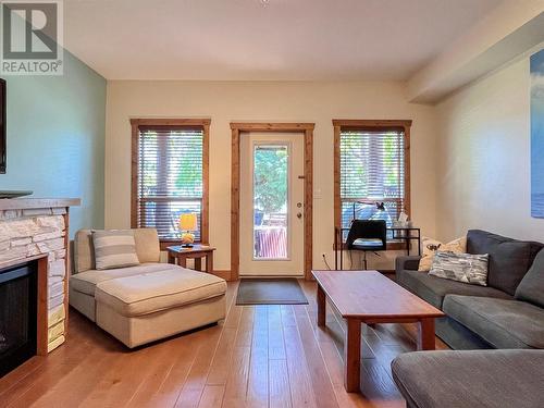 5401 Lakeshore Drive Unit# 102, Osoyoos, BC - Indoor Photo Showing Living Room With Fireplace