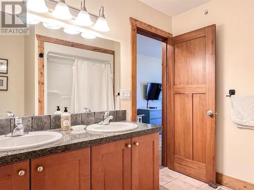 5401 Lakeshore Drive Unit# 102, Osoyoos, BC - Indoor Photo Showing Bathroom