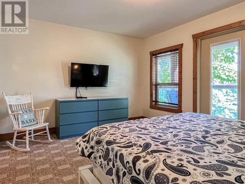 5401 Lakeshore Drive Unit# 102, Osoyoos, BC - Indoor Photo Showing Bedroom