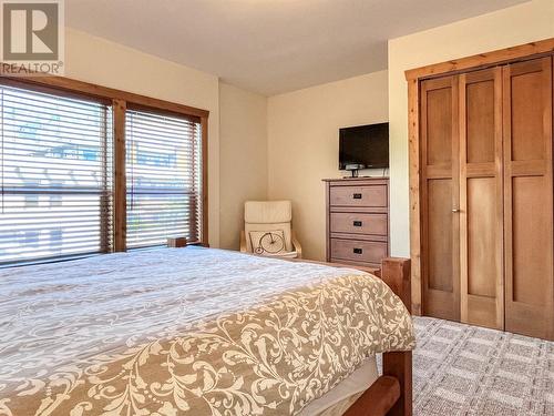 5401 Lakeshore Drive Unit# 102, Osoyoos, BC - Indoor Photo Showing Bedroom